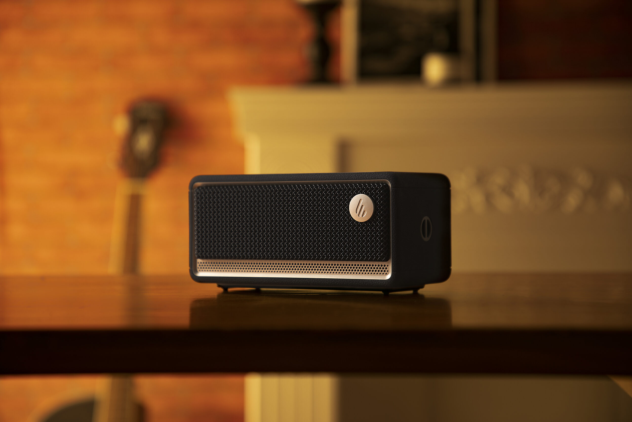 Edifier BOXE portabila bluetooth, RMS: 34W (8W + 8W + 18W), built-in Li-ion up to 9 hours, ES60-BK - imagine 3